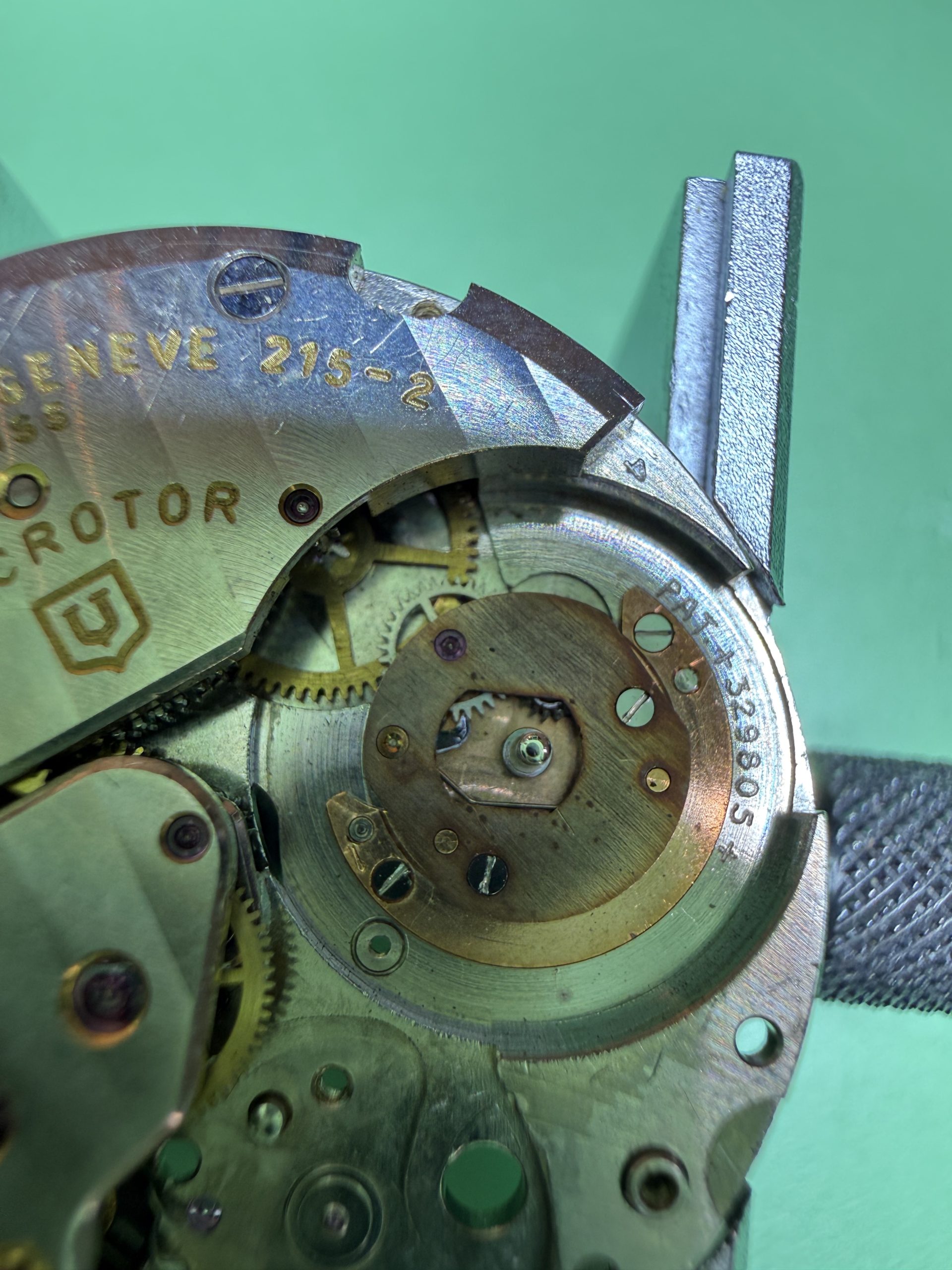 Universal Genève-uurwerk met micro-rotor