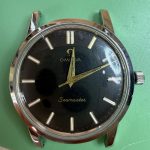 Rechte voorzijde van de Omega Seamaster 600